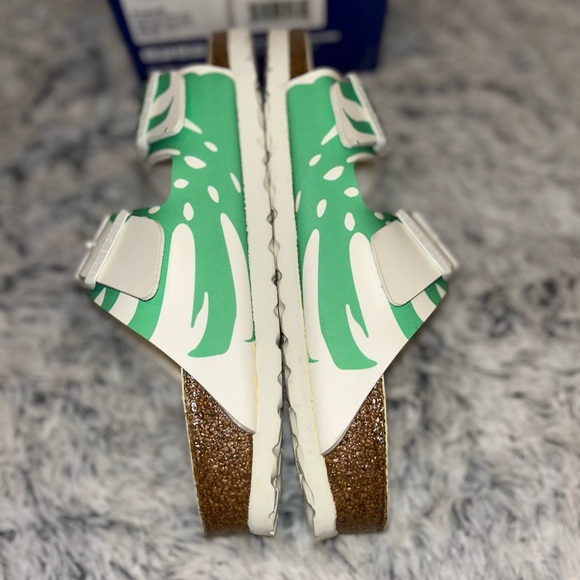 New Birkenstock Arizona Leafy Green and White Slides - Picture 5 of 6